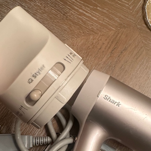 Shark HyperAlRionic Hair Dryer - Picture 4 of 8